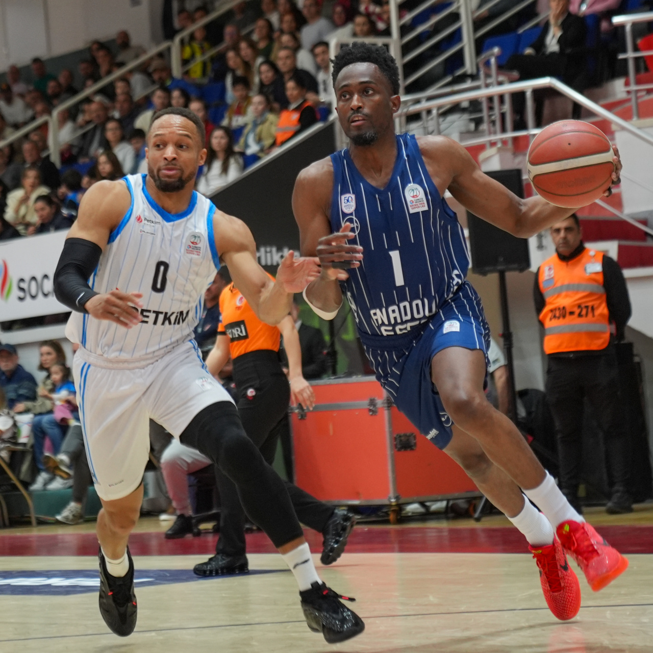 Anadolu Efes, Aliağa deplasmanında farklı kazandı!
