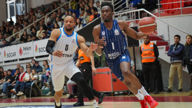 Anadolu Efes, Aliağa deplasmanında farklı kazandı!