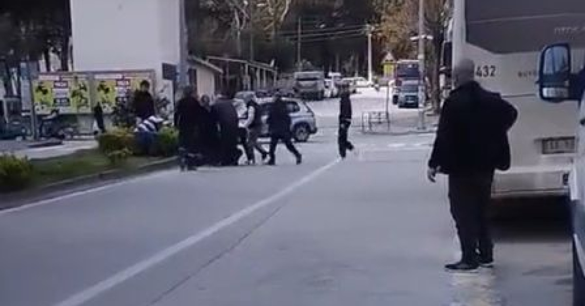 Bursa'da İstiklal Caddesi'nde Park Yeri Kavgası