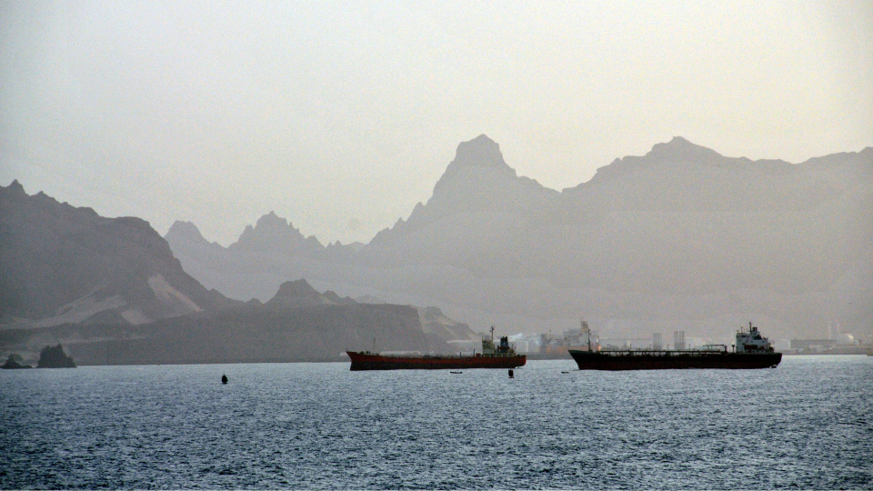 İran'dan Trump'a cevap: Diğer boğazı da kapatırız