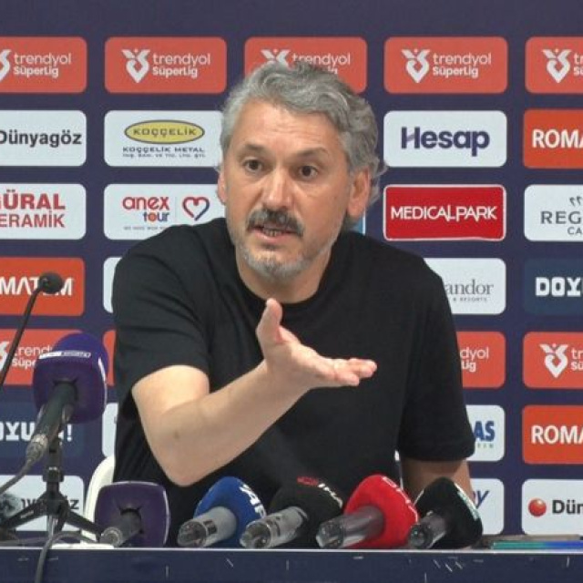 "Biz her maç 12-13 kişiye karşı oynuyoruz"