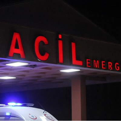 17 yaşındaki çocuk polisleri bıçakladı