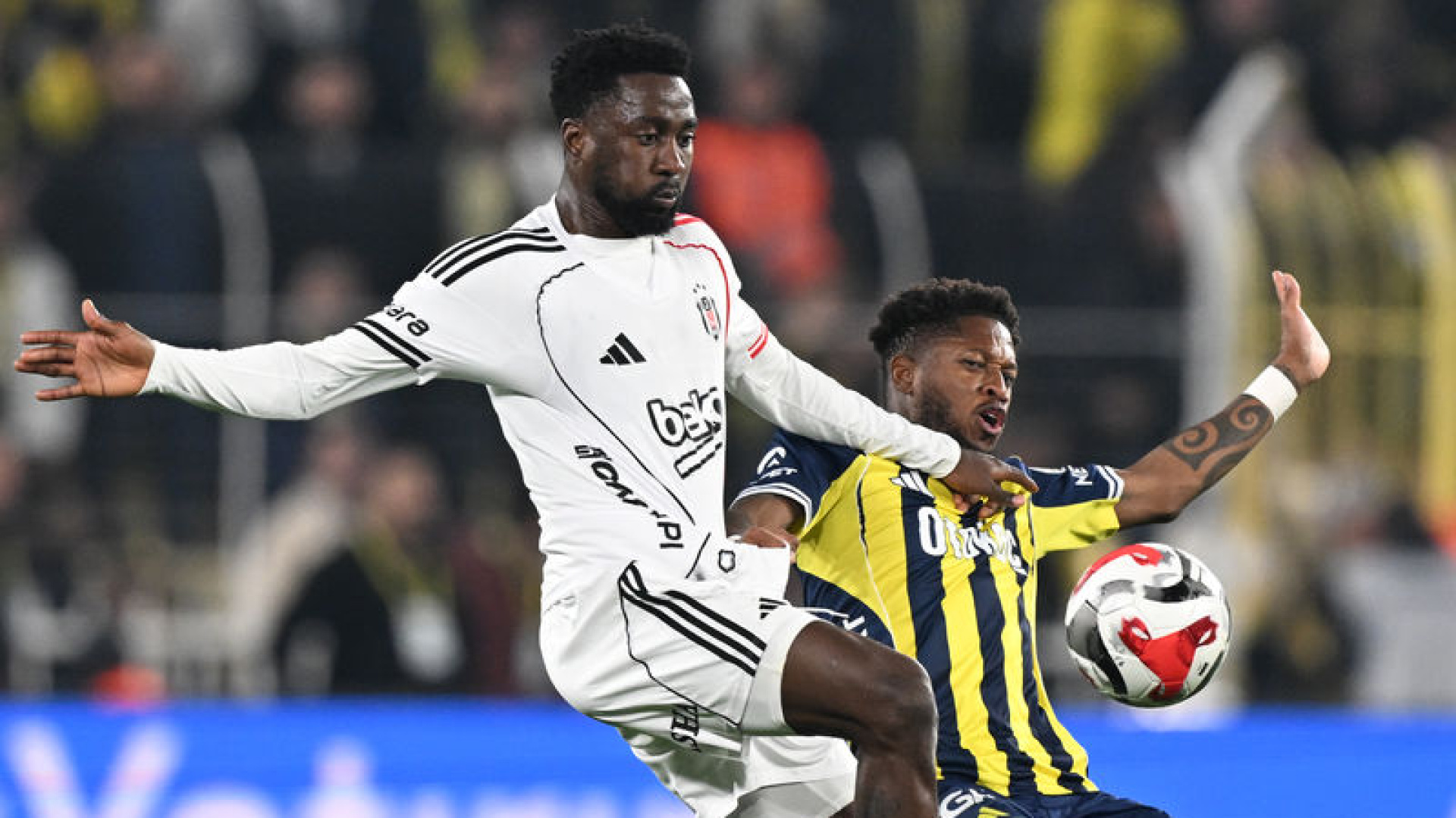Beşiktaş'ta Ndidi, Antalyaspor Maçında Cezalı Duruma Düştü