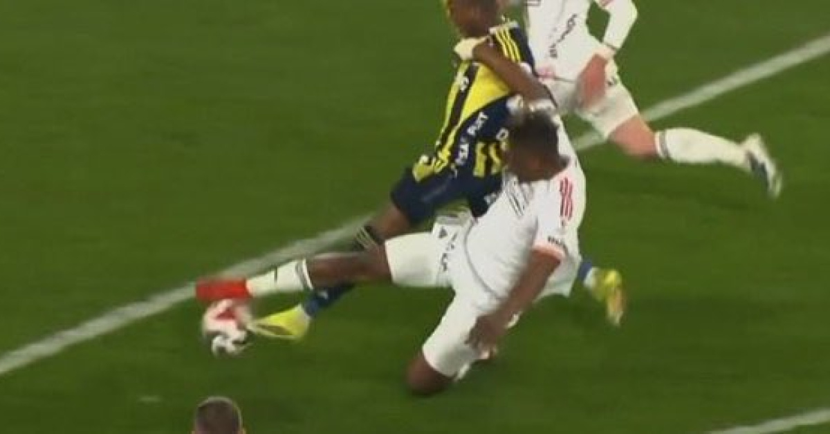 Fenerbahçe-Beşiktaş derbisinde tartışmalı penaltı