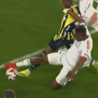 Kadıköy'de tartışılan penaltı kararı!