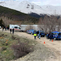 Genç kadını bıçaklayıp gölete atmışlar