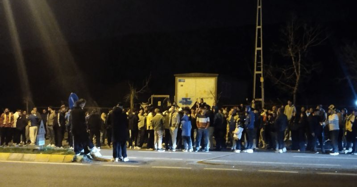 Fenerbahçe Samandıra'dagalibiyete kutlamalar