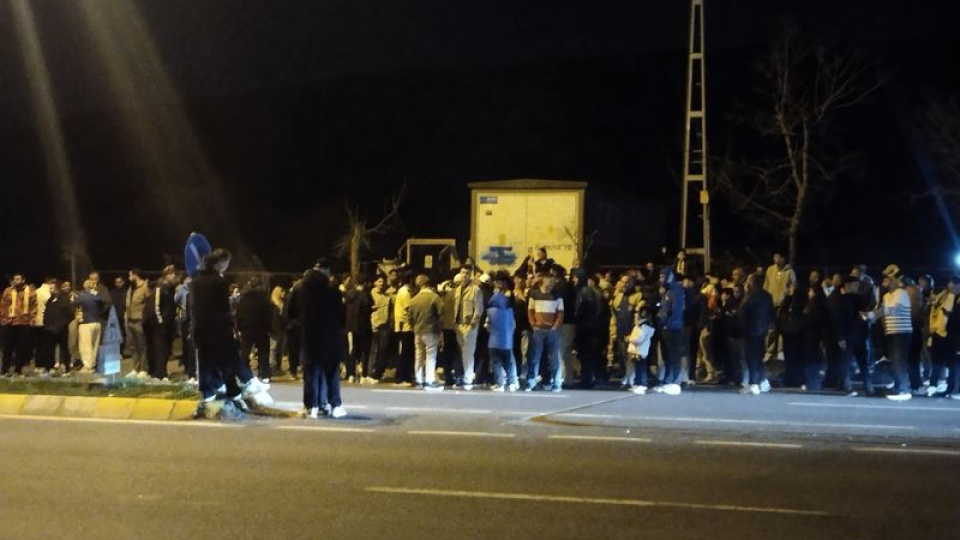 F.Bahçe taraftarı, Samandıra'da galibiyeti kutladı!