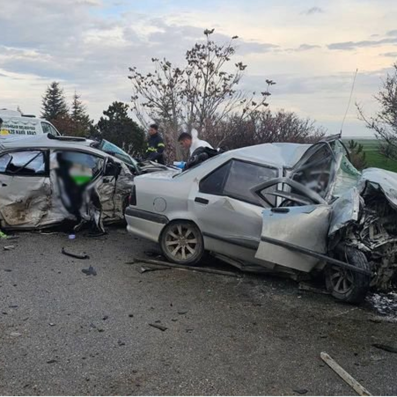 Karşı şerit faciası! 4 ölü, 2 yaralı