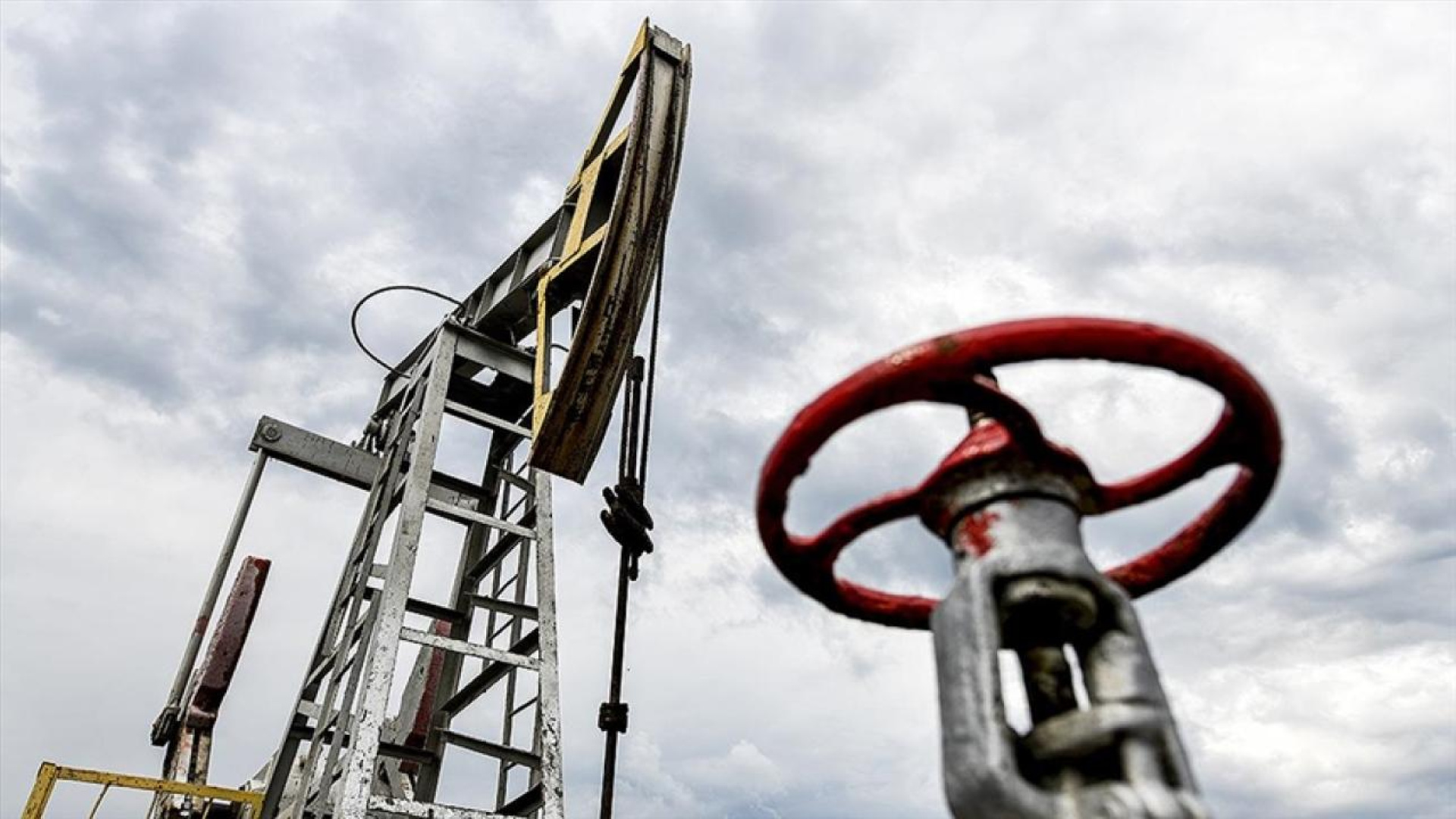 Trump'ın açıklamaları sonrası petrol fiyatı yeniden tırmanışa geçti - Enerji Haberleri