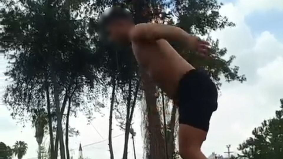 Şelaleden atladı, ceza kesildi!