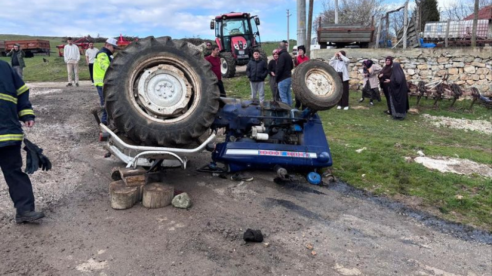 Traktör devrildi: 1 ölü