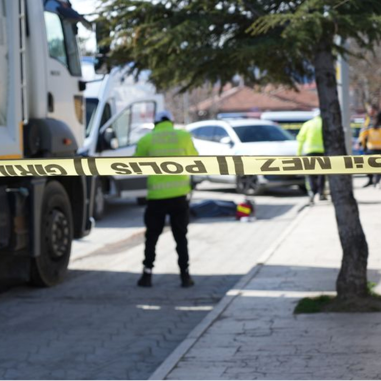 Çöp kamyonunun çarptığı kadın öldü