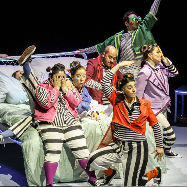 'Önüm Arkam Duygularım Sobe' 23 Nisan'da sahnede