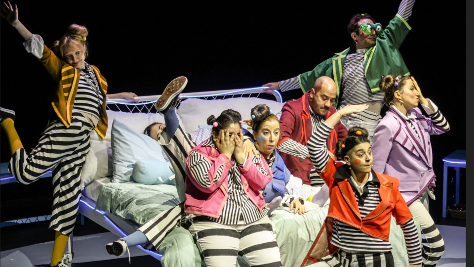 'Önüm Arkam Duygularım Sobe' 23 Nisan'da sahnede