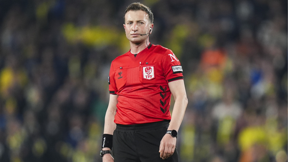 Penaltı kararına Portekizli hakem hocalarından destek!