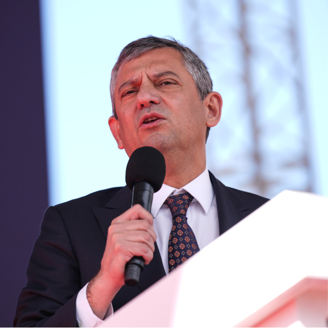 Özel, DEM Parti'yi ziyaret etti