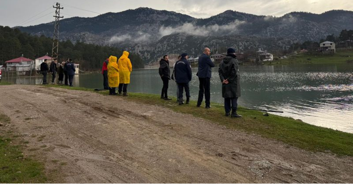 Emekli polis balık tutarken gölde boğuldu