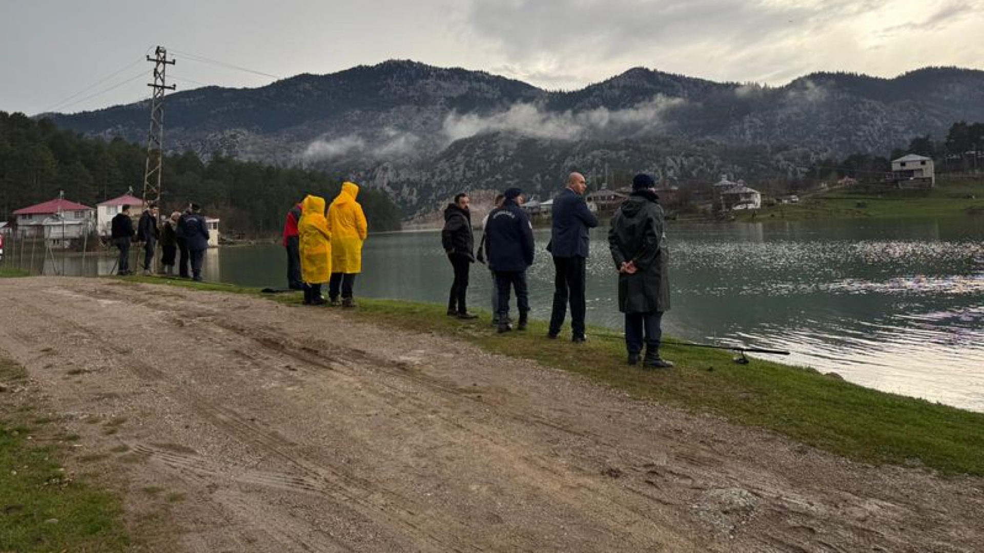 Emekli polis, balık tutmak için gittiği gölette boğuldu
