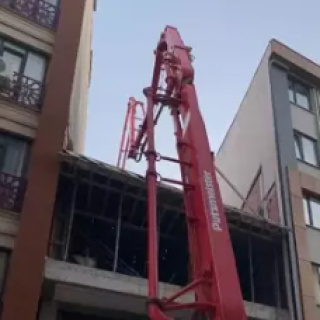 Zeytinburnu'nda faciadan dönüldü