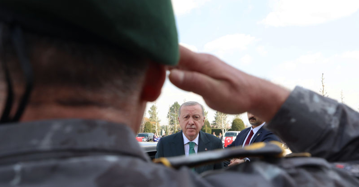 Erdoğan Cumhurbaşkanı polisleri kutladı