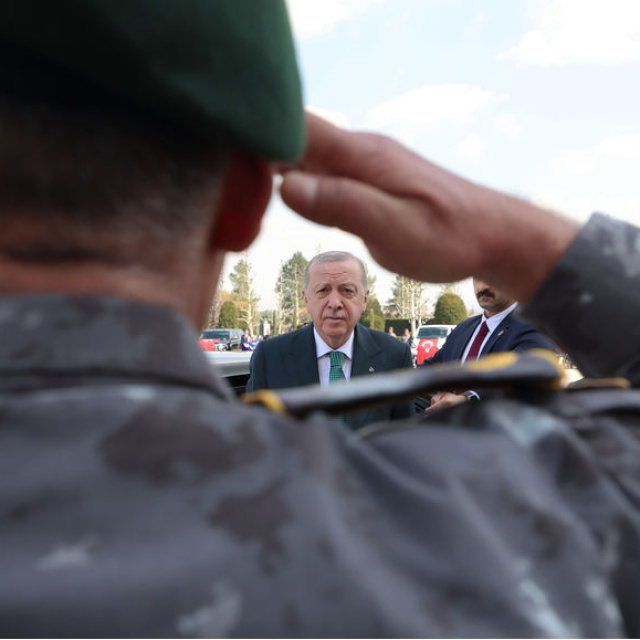 Cumhurbaşkanı Erdoğan, polisleri kutladı