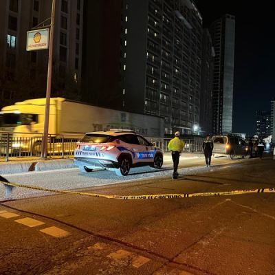 Motosiklet yayaya çarptı: 1 ölü, 2 yaralı