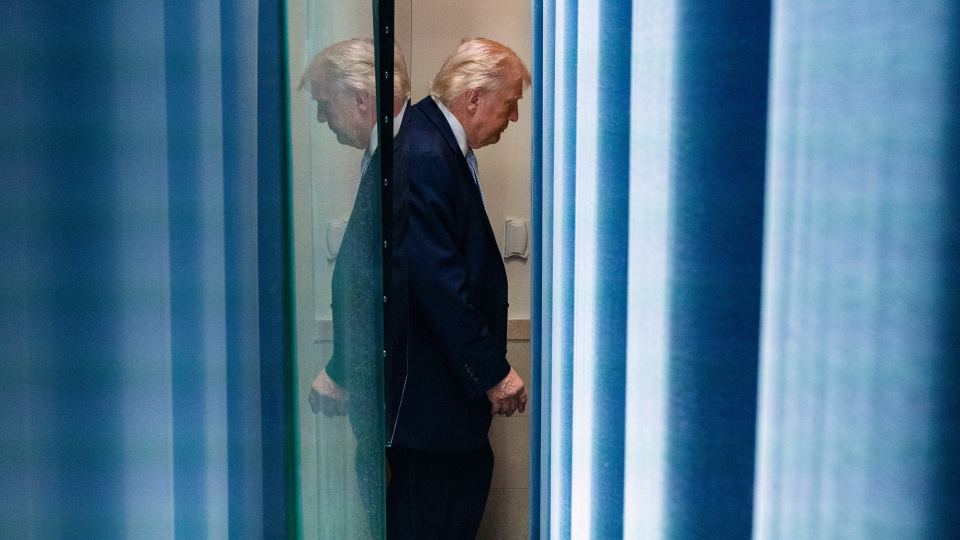 İddia: Trump İran'a kapsamlı saldırı kararını erteleyebilir