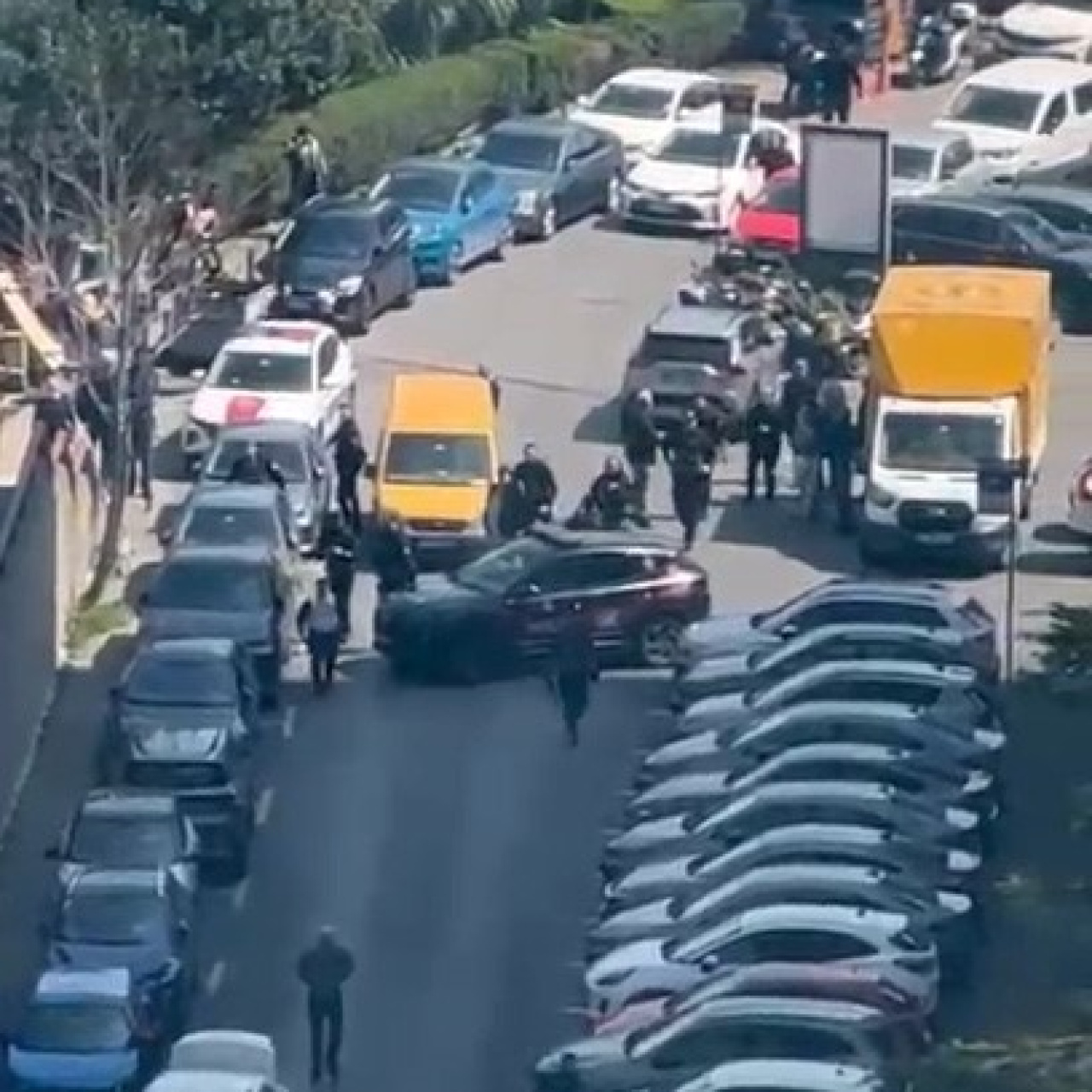 İsrail Başkonsolosluğu’nda silah sesleri