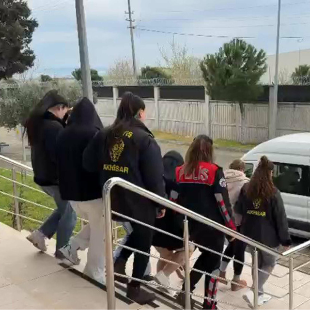 8 ilde fuhuş operasyonu: 23 gözaltı