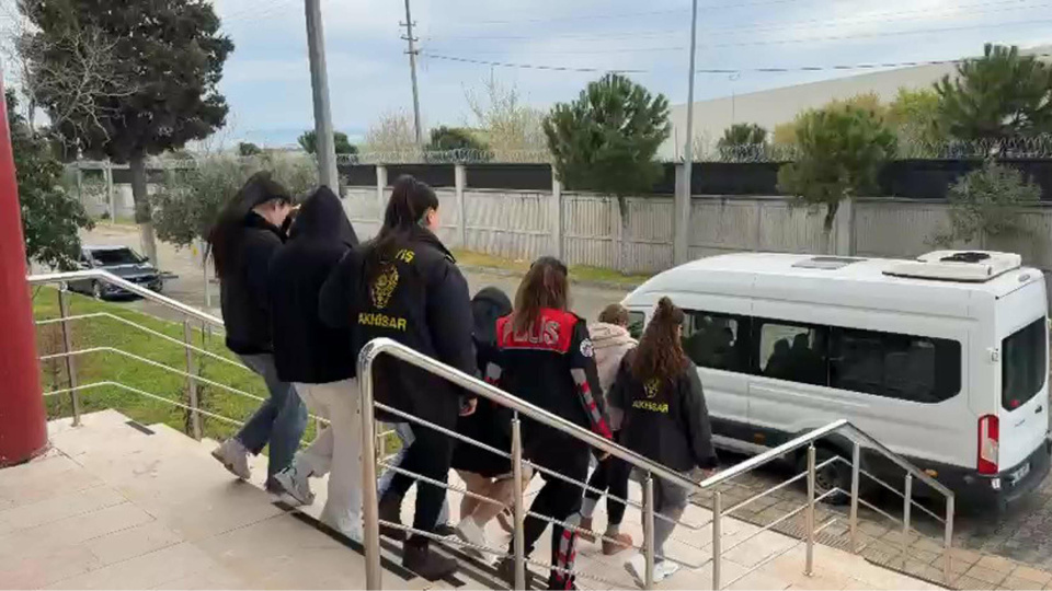 8 ilde fuhuş operasyonu: 23 gözaltı