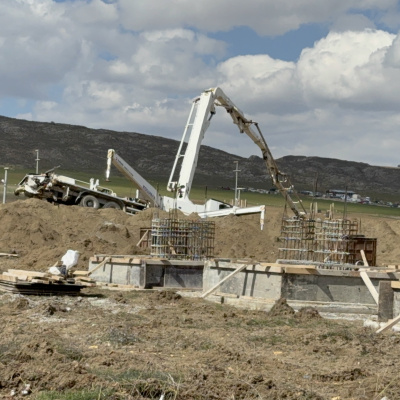 Beton kalıbına düşen işçi öldü