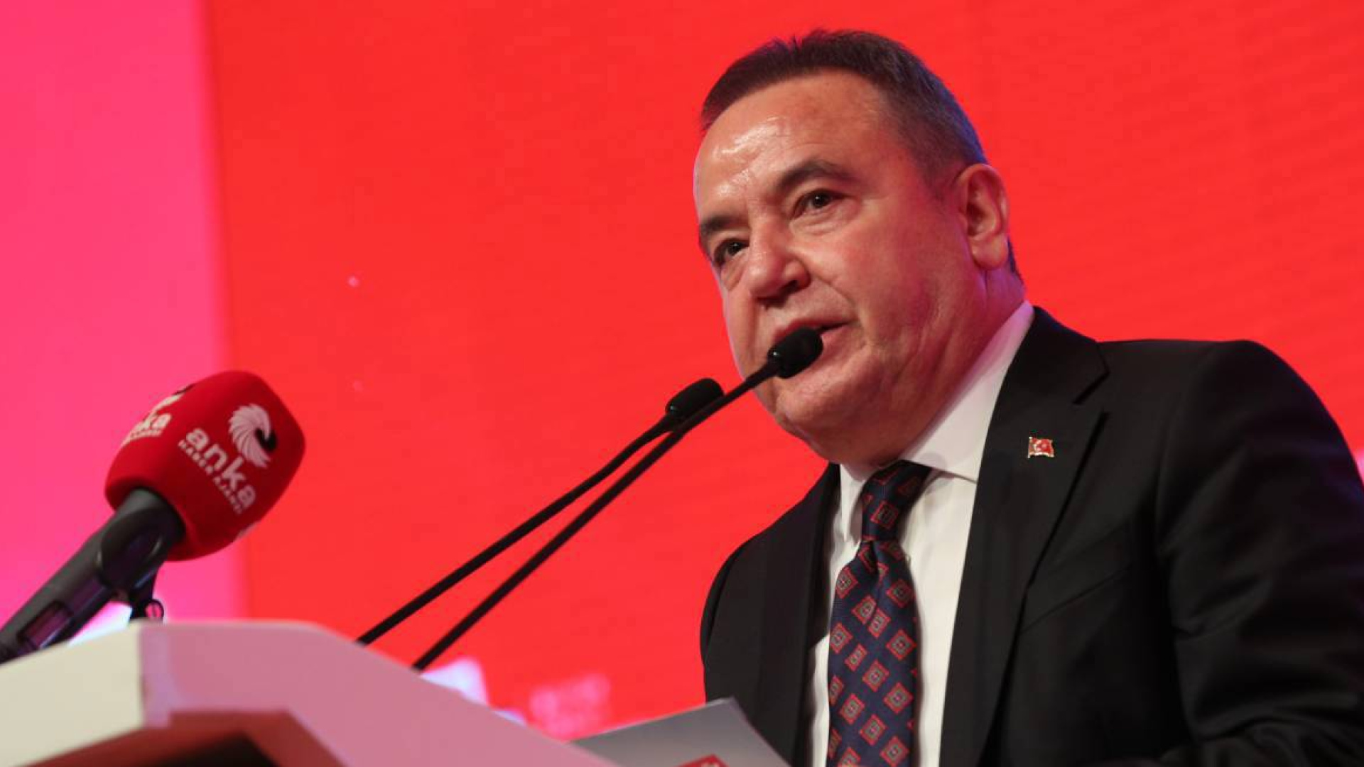 Antalya'da Büyük Zimmet Operasyonu: Muhittin Böcek Tutuklandı
