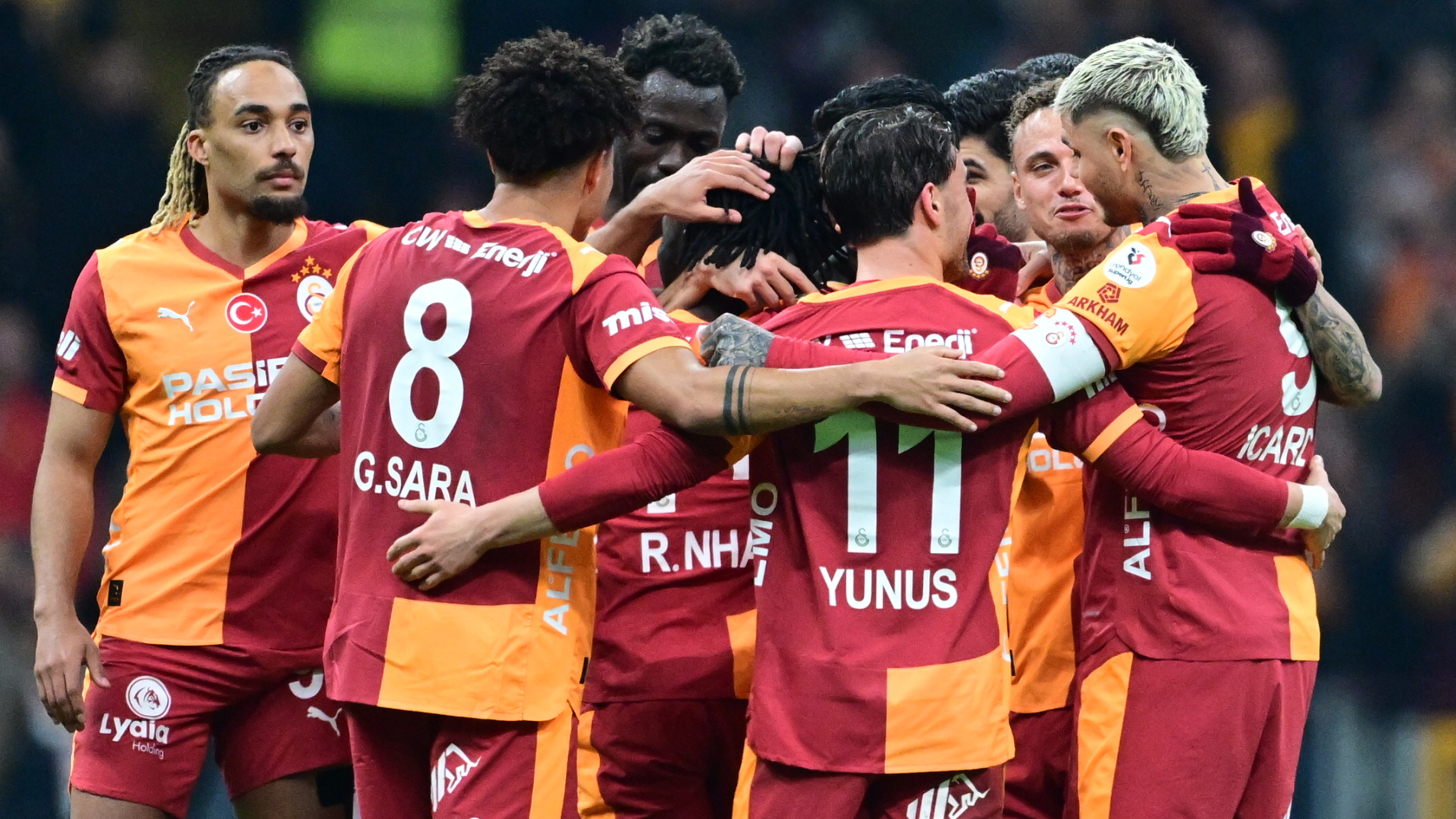 Galatasaray'ın Göztepe Maçı Kamp Kadrosu Açıklandı: Sara ve Sane Döndü