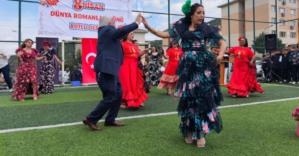 Edirne'de Dünya Romanlar Günü kutlandı