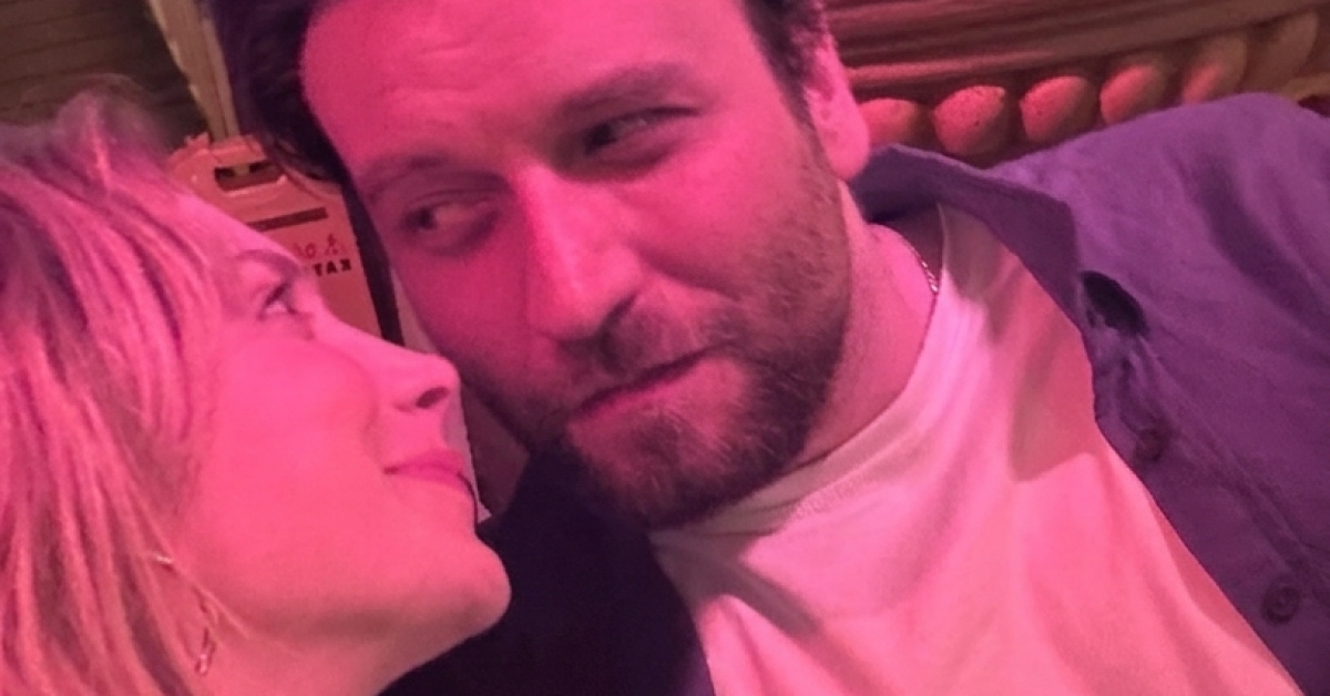 Hayal Köseoğlu ve Nezir Çınarlı'nın ikinci senemi kutlama mesajları