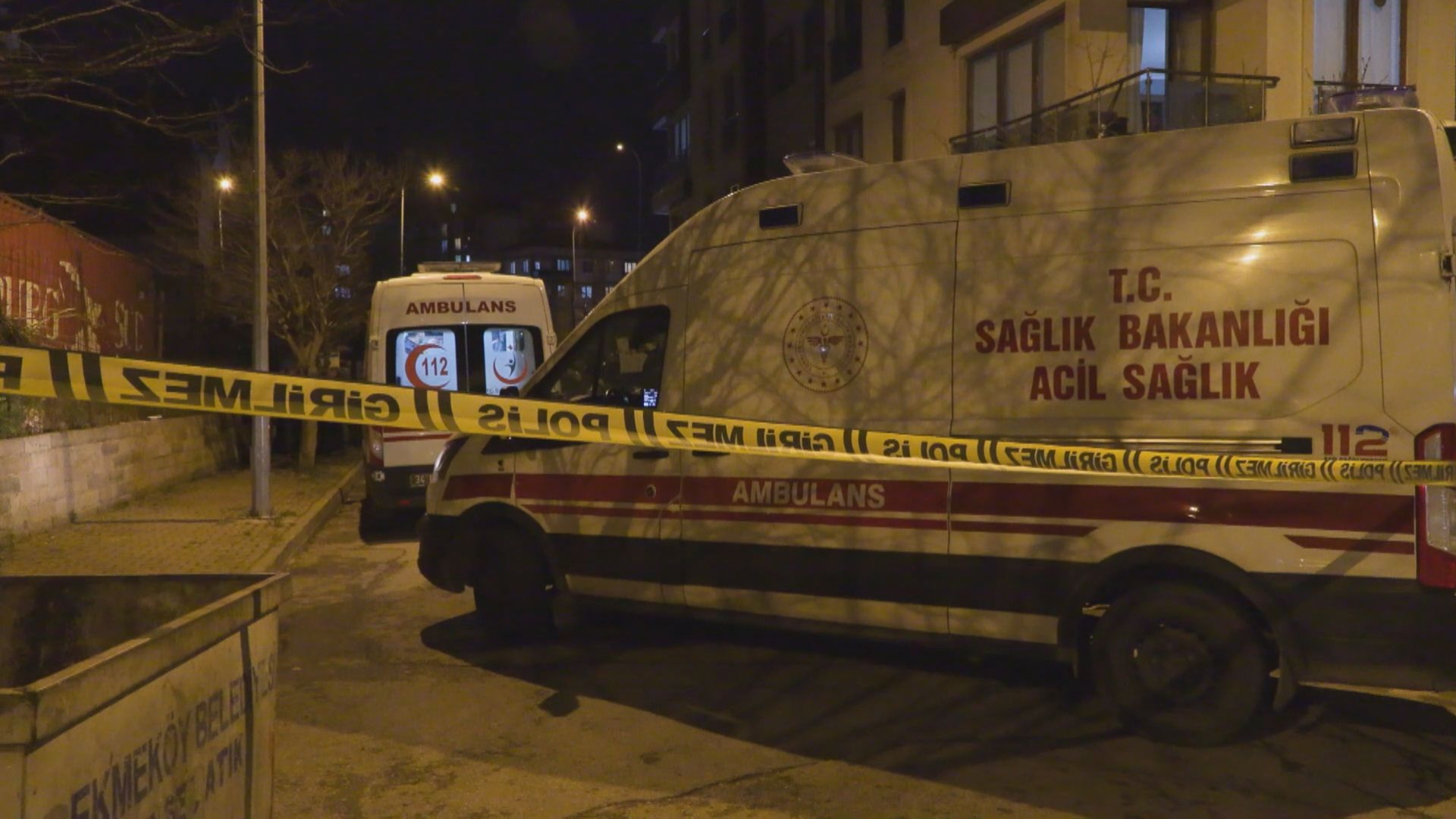 İstanbul'da Korkunç Cinayet: Annesi ve Ağabeyini Öldürüp Diğerini Yaraladı