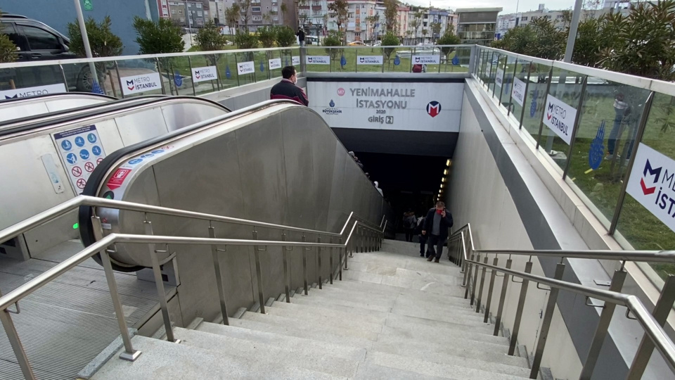 Mecidiyeköy metrosunda mucize kurtuluş