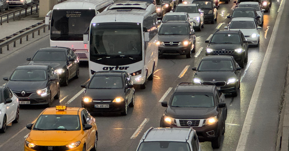 Anadolu Yakası trafik felç, yoğunluk %83