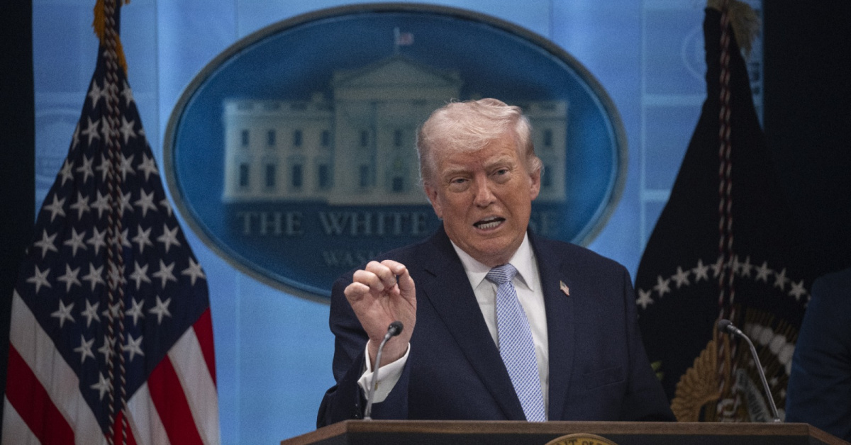 Trump: İranla sıkı çalışıyoruz, gümrük vergisi yüzde 50