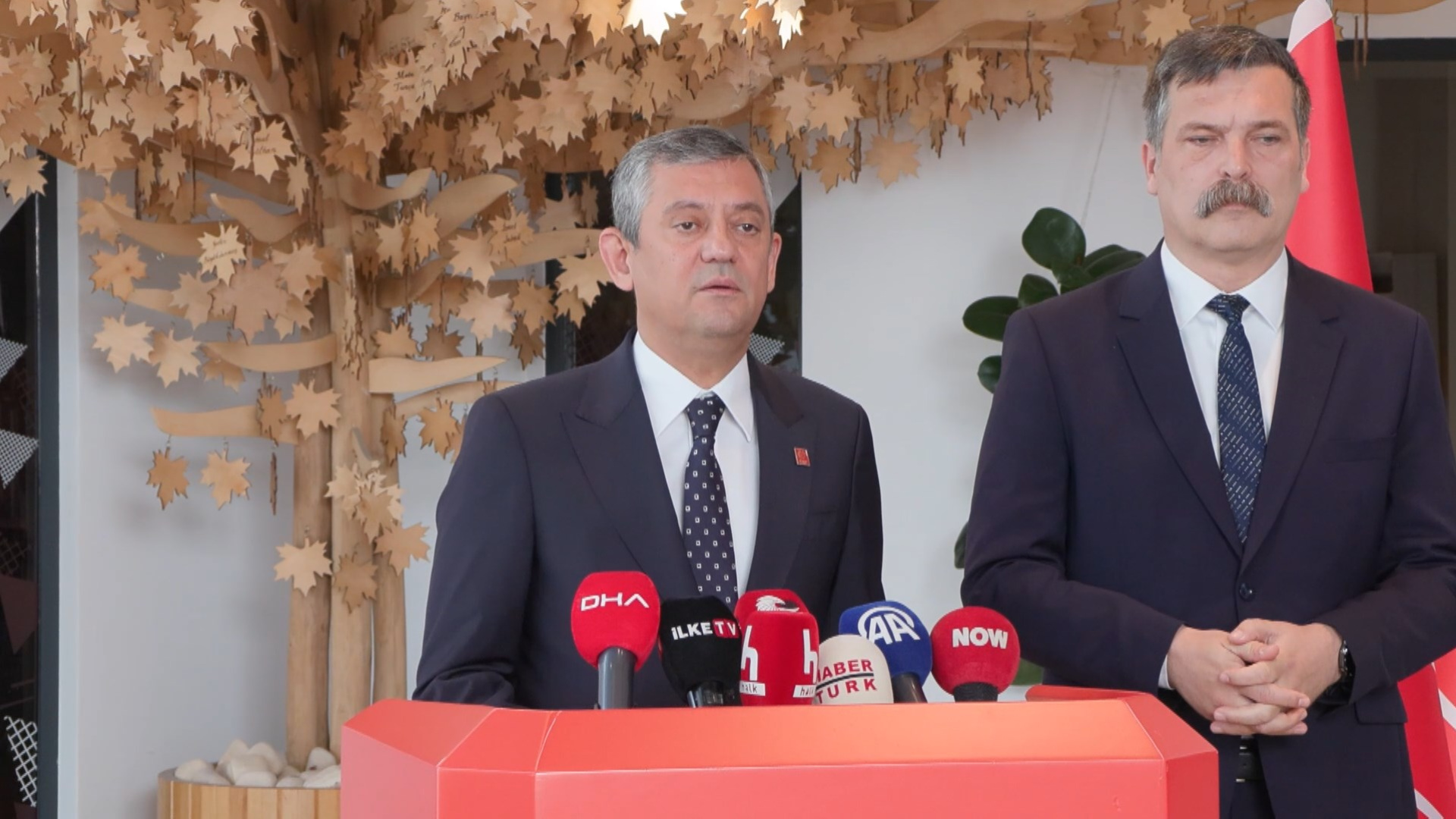 Özgür Özel, Erkan Baş ve Seyit Aslan ile Görüştü: Anayasa ve Ara Seçim Vurgusu