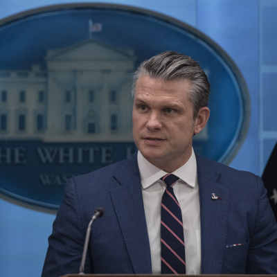 ABD Savunma Bakanı: Trump İran'a acıdı