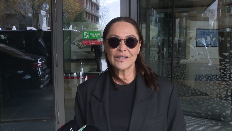 İbrahim Tatıses'i ziyaret etti