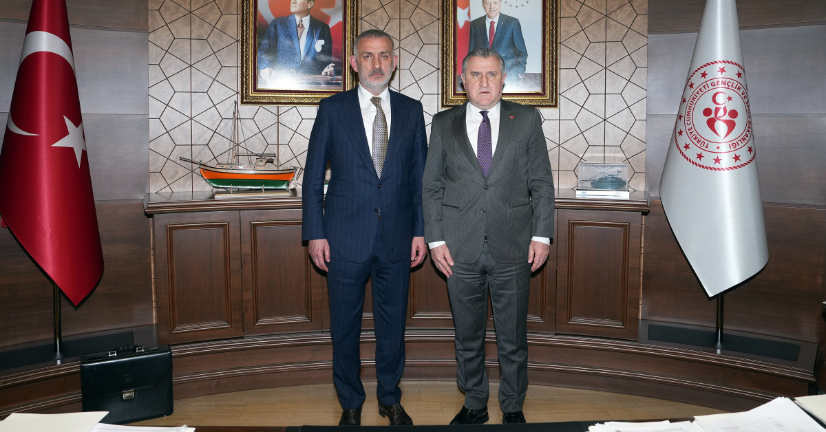 TFF Başkanı Hacıosmanoğlu Bakan Bak'ı Ziyaret Ettiler