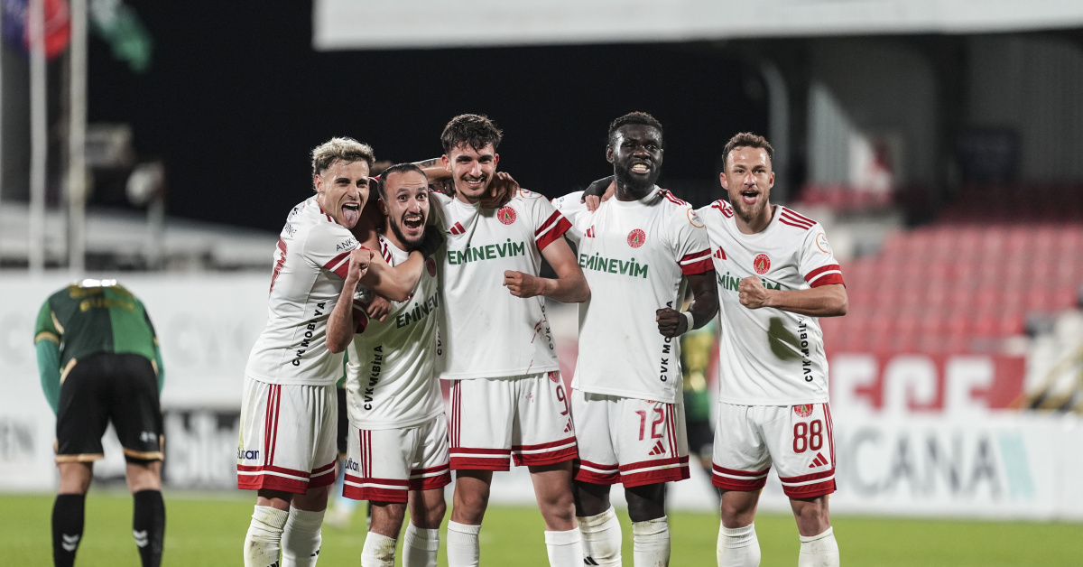 Ümraniyespor 2-0 Sakaryaspor'umağlup eder