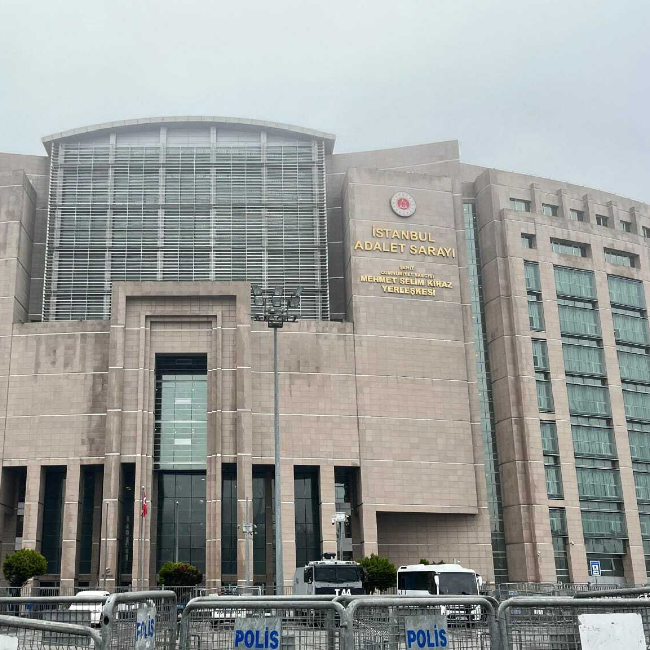 İBB duruşması yarına ertelendi