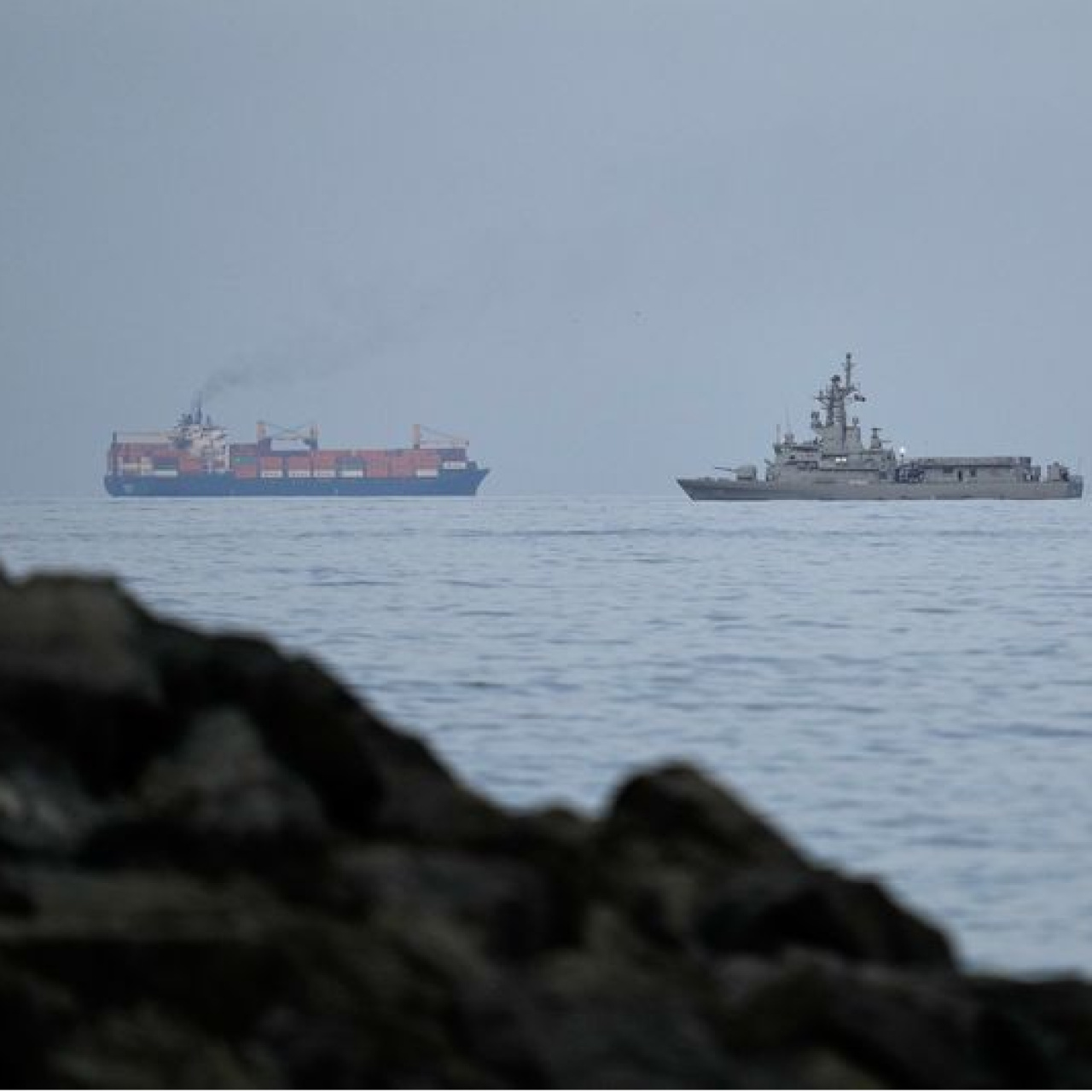 İran: İlk gemi Hürmüz Boğazı'ndan geçti