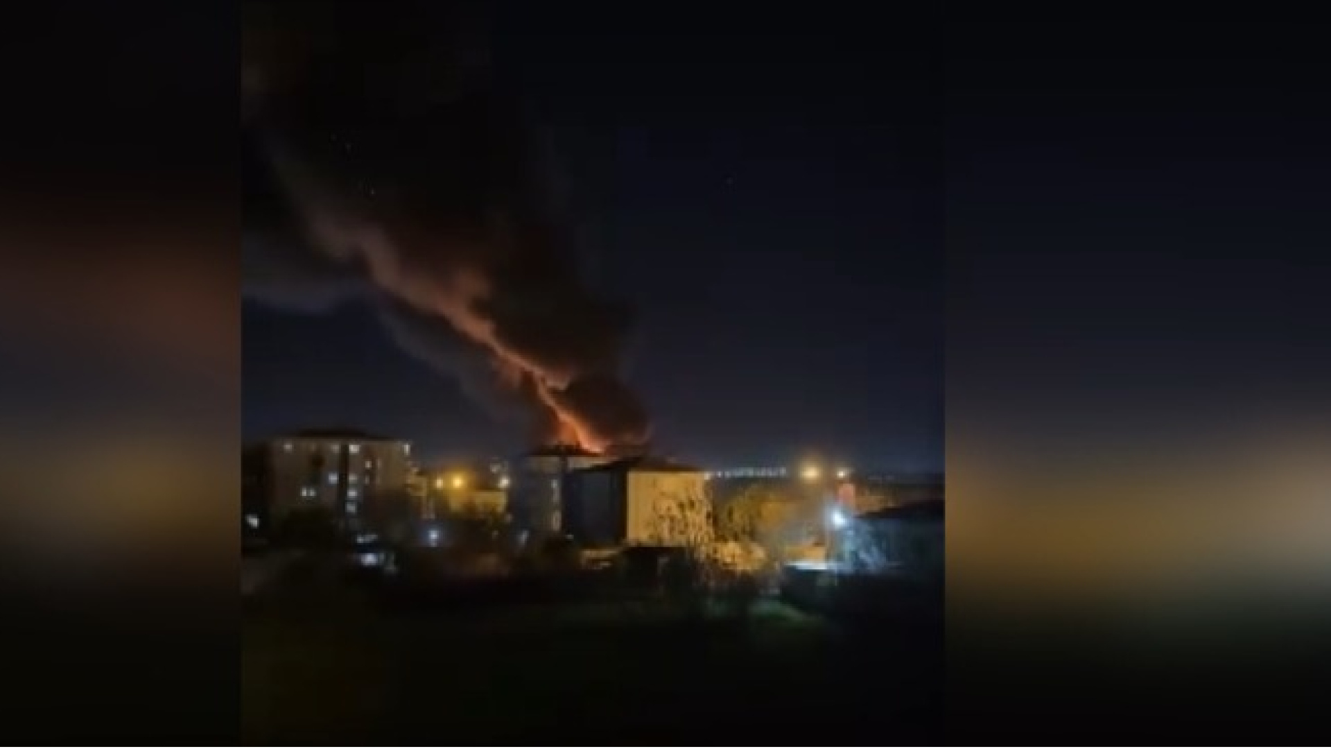 Tuzla'da Kumaş Fabrikasında Yangın: İtfaiye ve Acil Ekipler Müdahale Ediyor