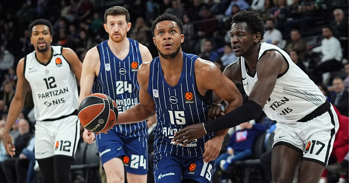 Anadolu Efes Uzatmada Partizan'i Mağlup Ettiler