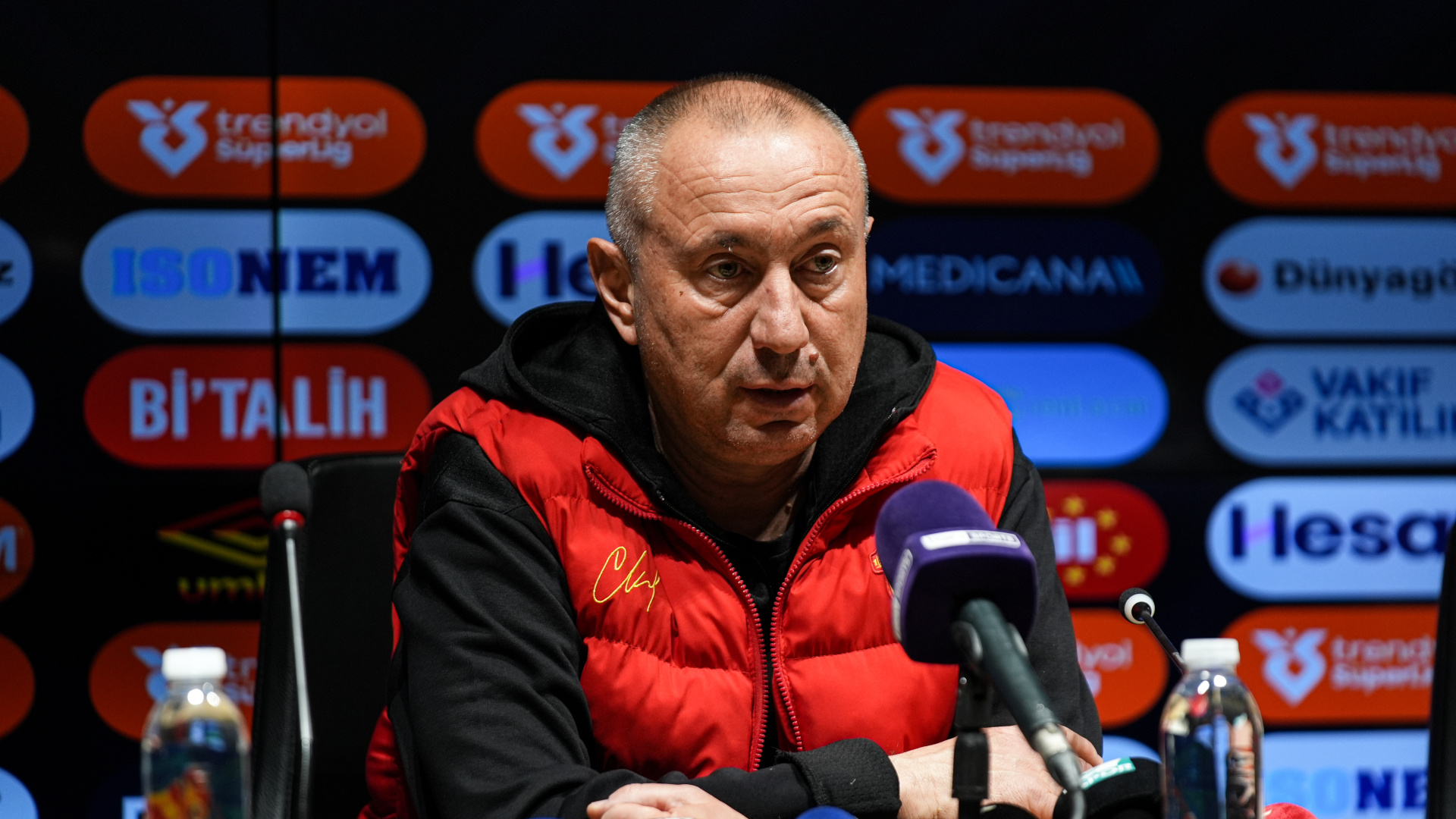 Stoilov: Duran Top Golü Yemekten Mutlu Değiliz, Avrupa Hedefi İçin Çalışacağız